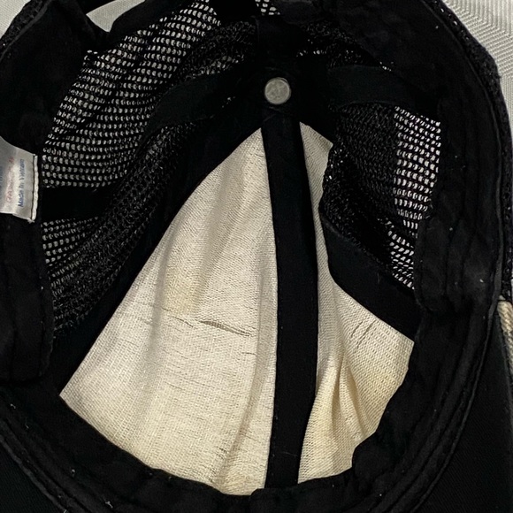 5/$25 CAMO MENS HAT - Picture 3 of 3